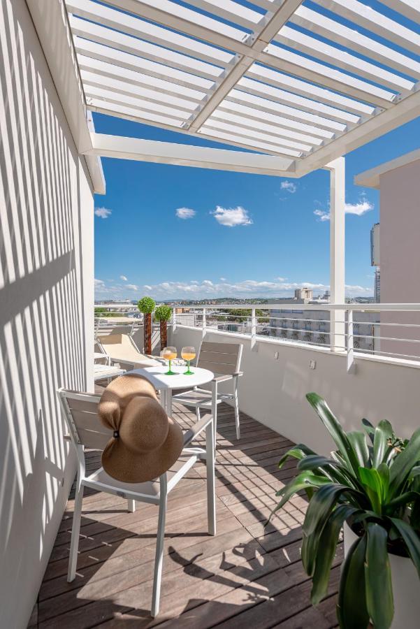 Hotel Commodore Riccione Exterior foto