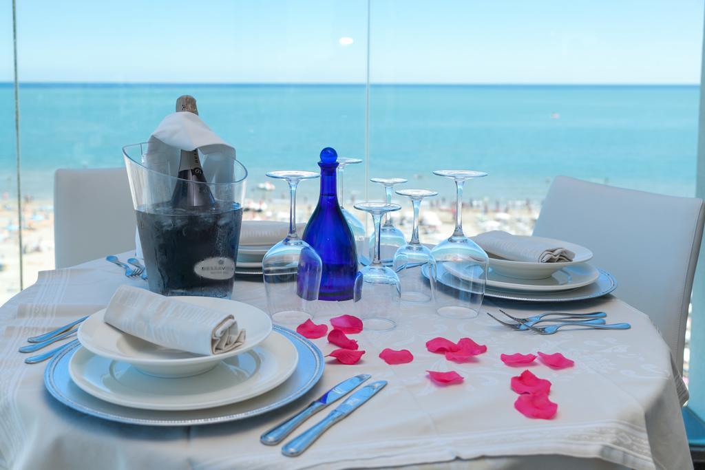 Hotel Commodore Riccione Exterior foto