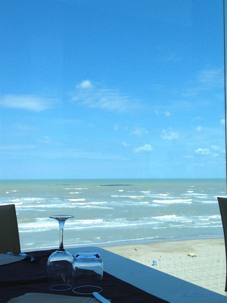 Hotel Commodore Riccione Exterior foto