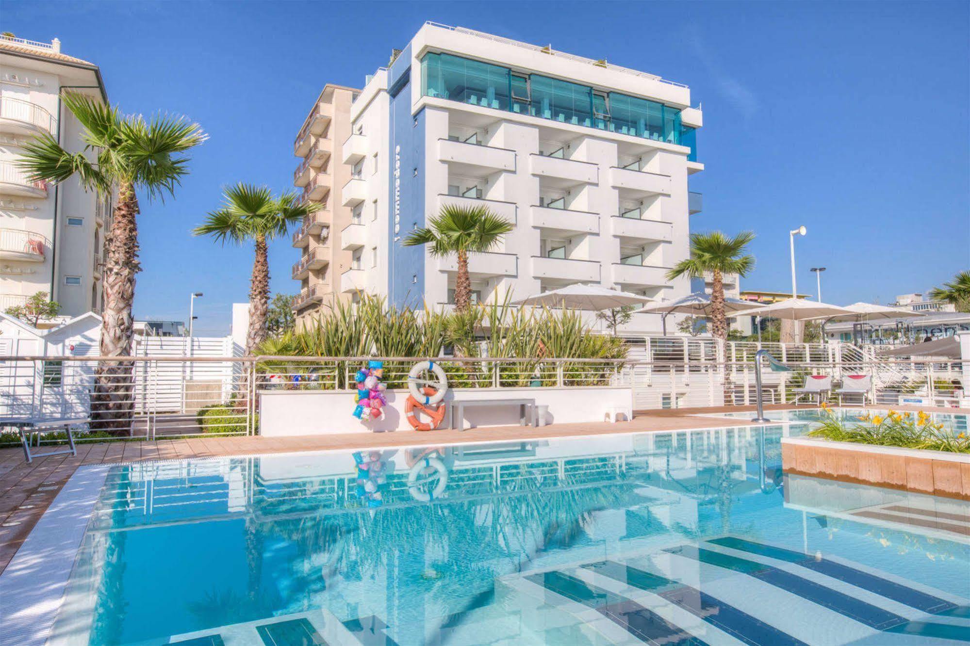 Hotel Commodore Riccione Exterior foto