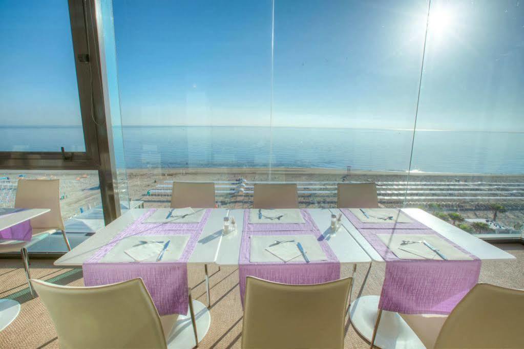 Hotel Commodore Riccione Exterior foto